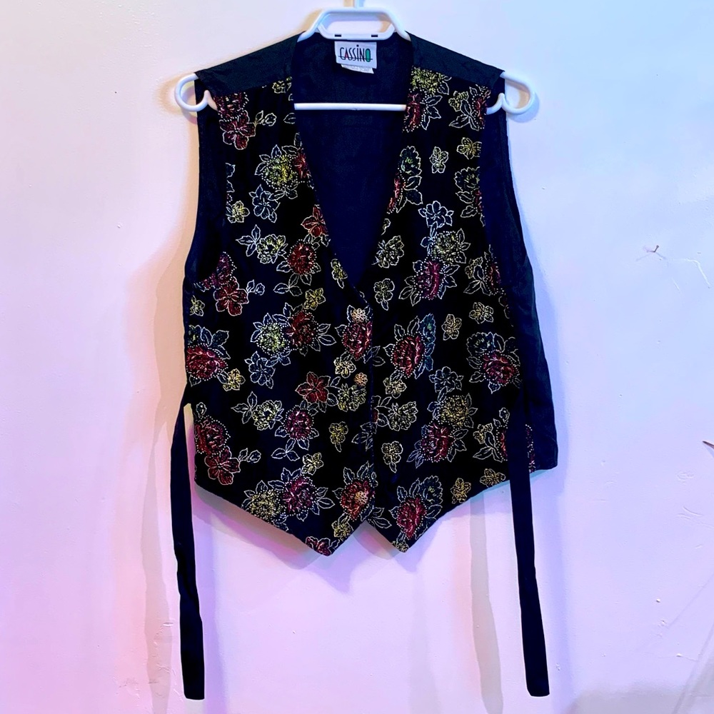 Vintage velvet floral vest 🖤